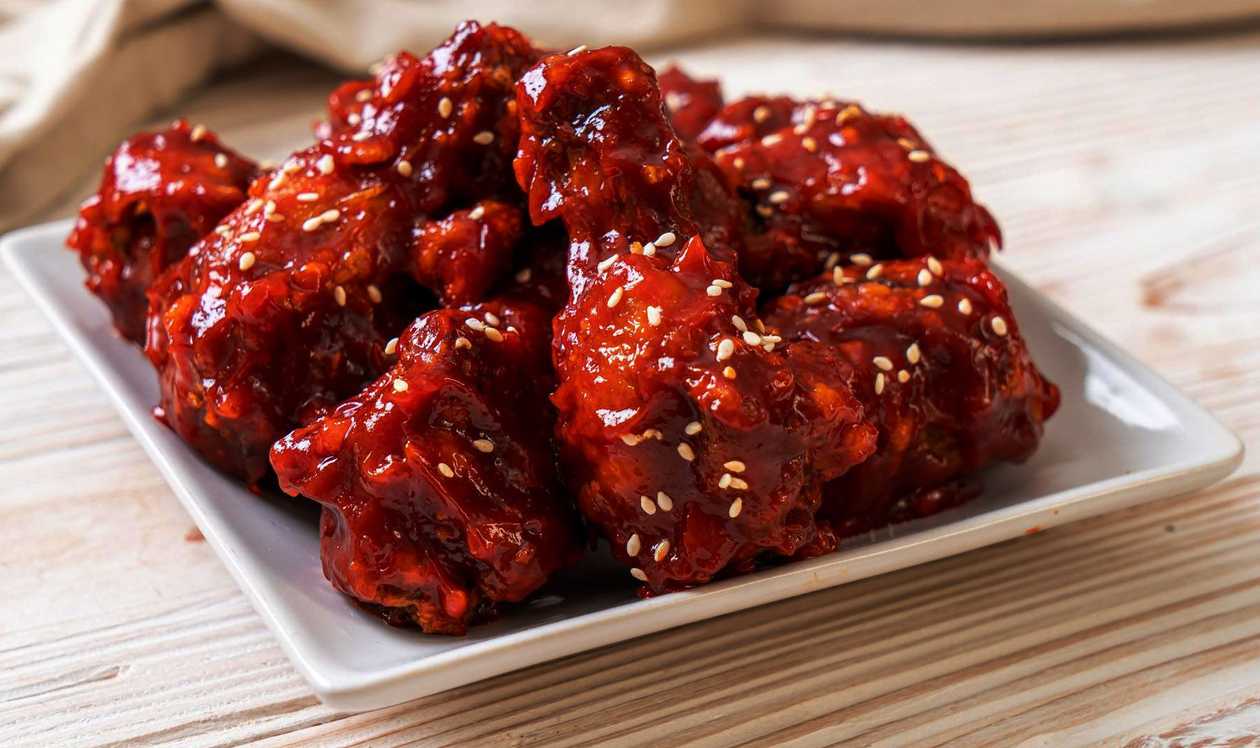 Fried chicken in spicy (Yangnyeom)