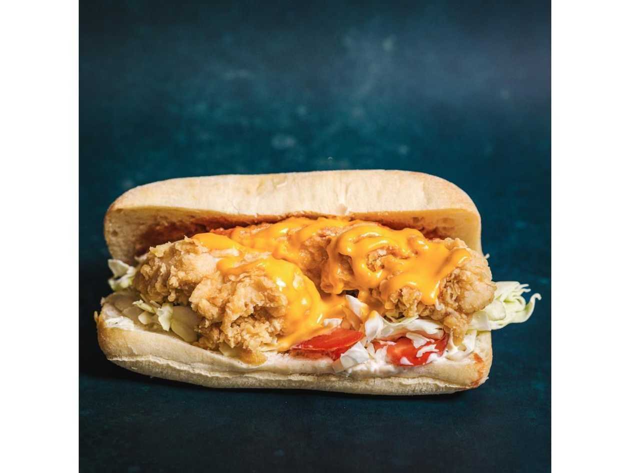 Sandwich Mr. Crispy cu Brânză Cheddar