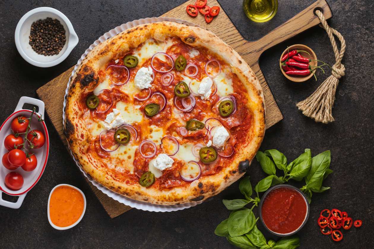 Salsiccia di Salame Spianata Ricotta e Jalapenos Pizza