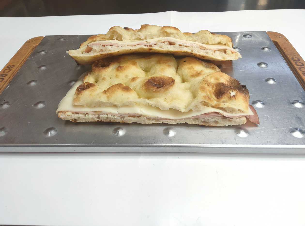 PANSCROCC PORCHETTA E PROVOLA (2 Pieces)