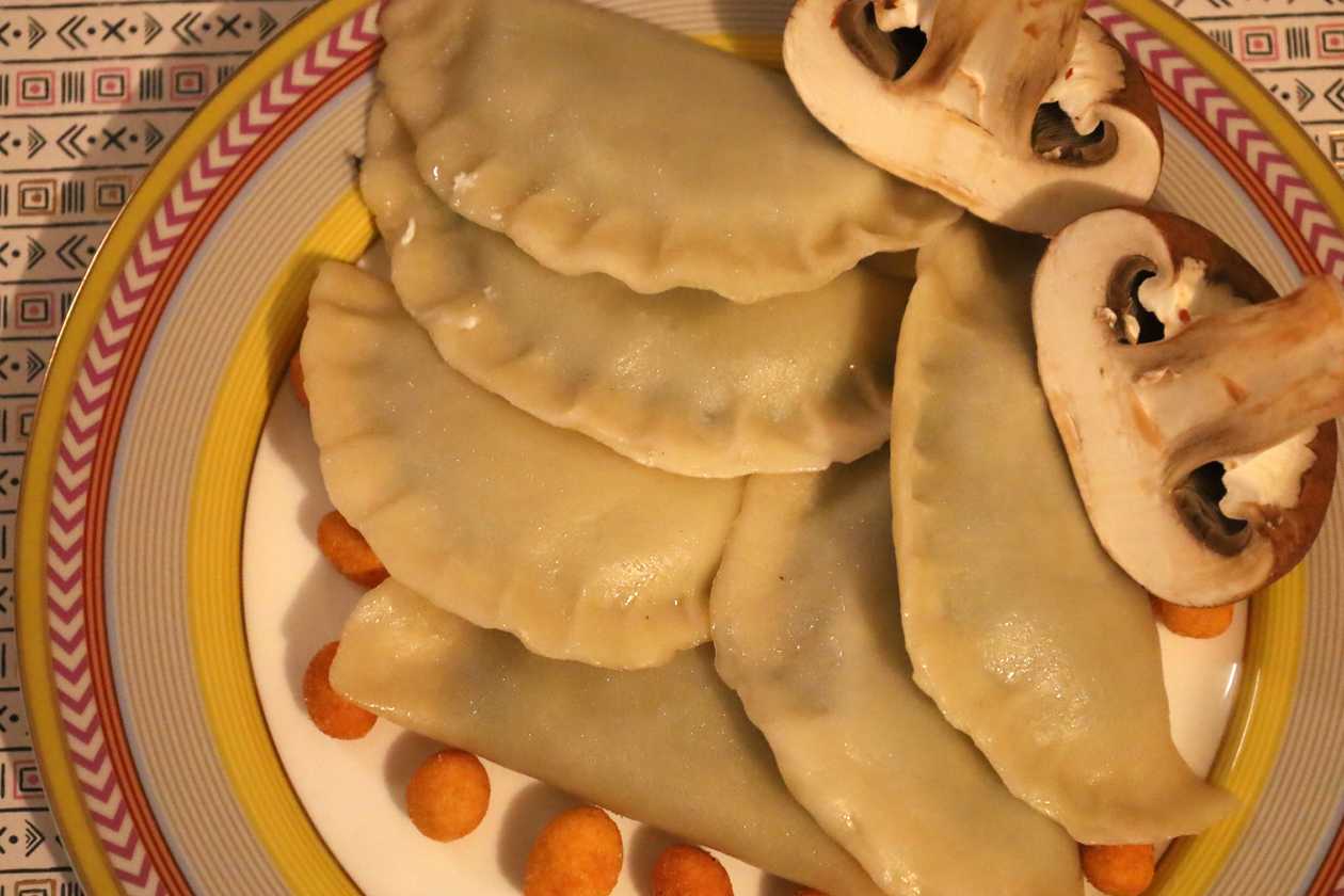 Pierogi z Soczewicą, Pieczarkami i Cebulą