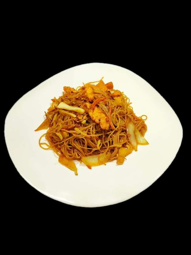 Spaghete de Orez cu Pui