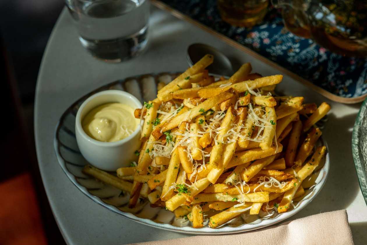 Cartofi Prăjiți Cu Parmezan Si Patrunjel – 250g