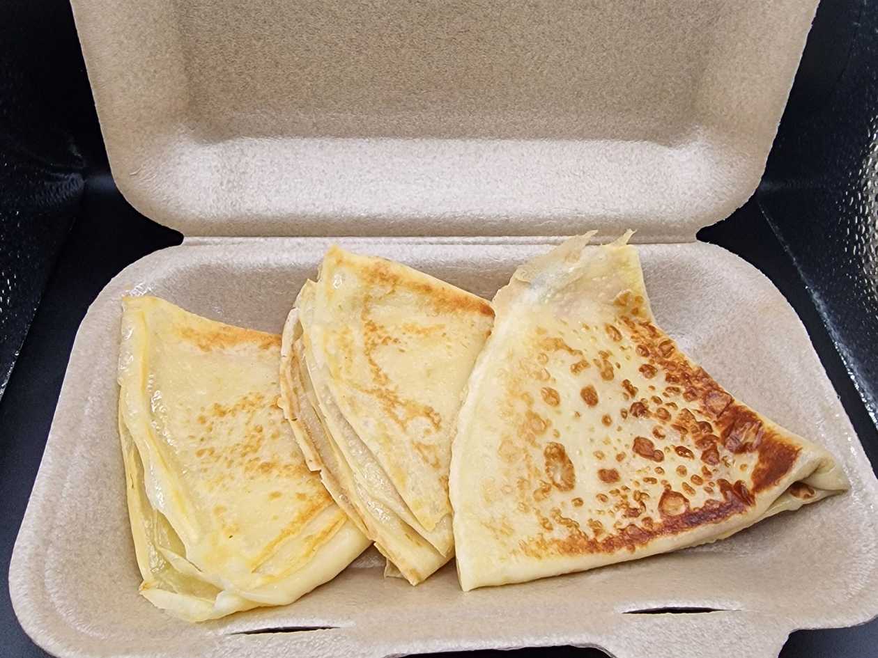 Pancakes with sour cream (3 pieces).