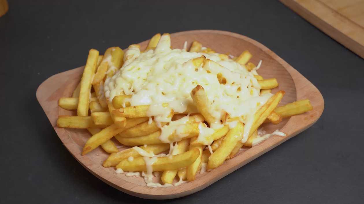 French Fries with Mozzarella
