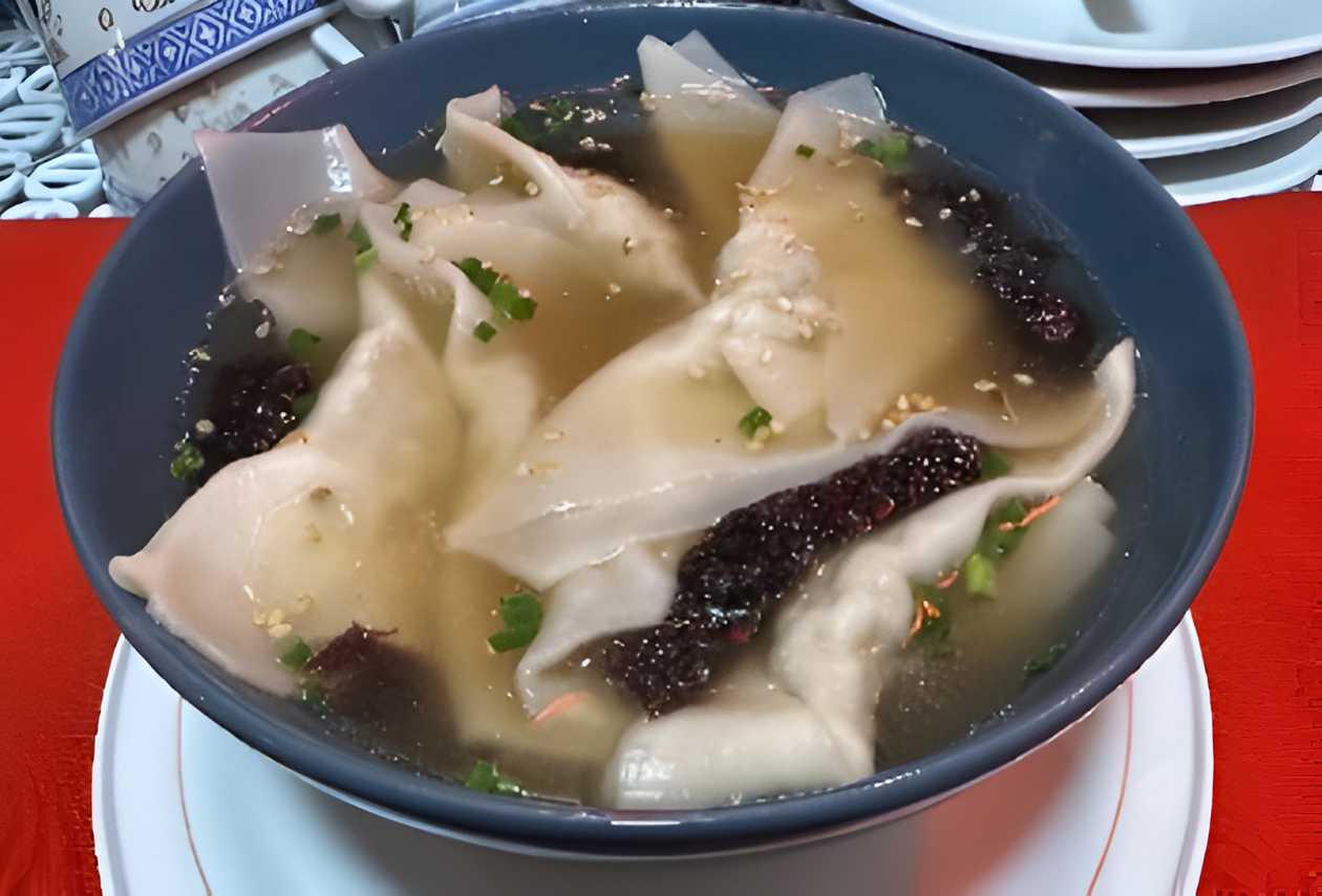 17. Sopa de Wonton de Porco