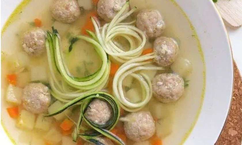 ❄️ Frikadeļu zupa (1 kg)