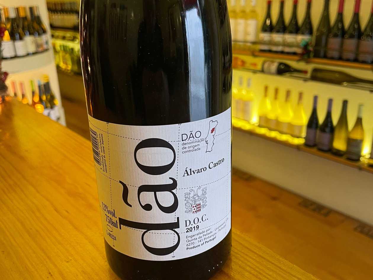 Dão tinto by Alvaro Castro 2023