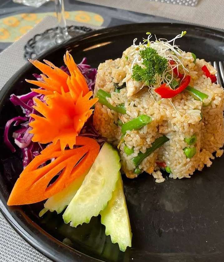 Rice With Green Beans In Green Curry Sauce
