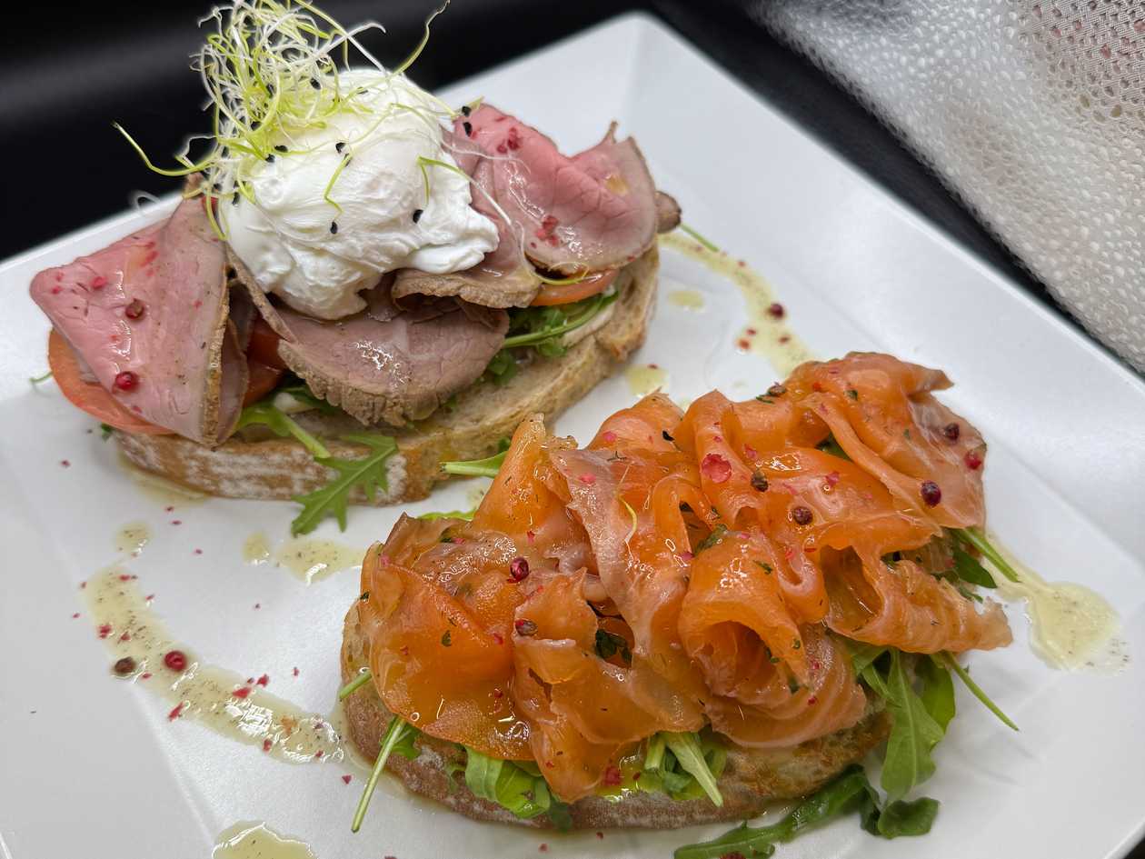 Set Toastu s Rostbífem a Lososem