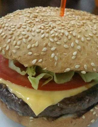 Deluxe Black Angus Cheeseburger