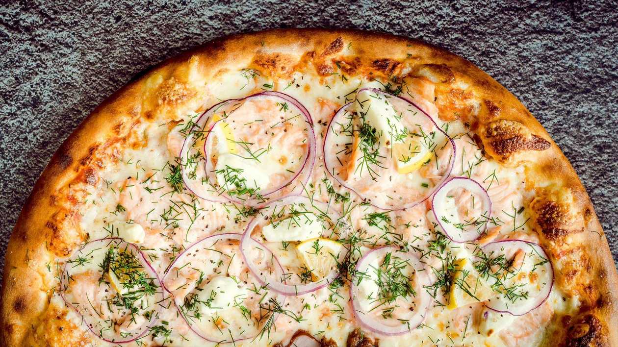 Salmon pizza (40 cm)