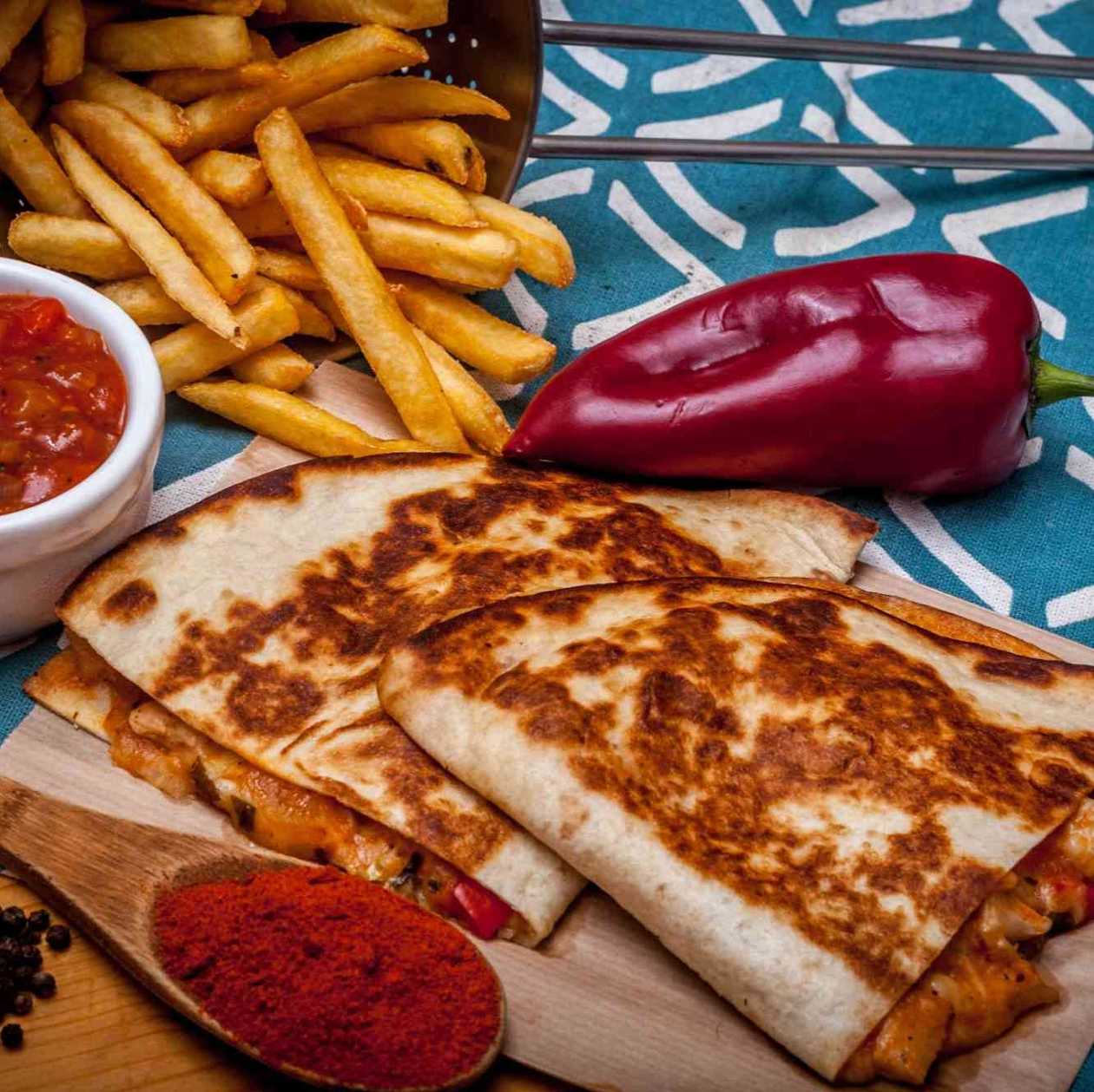 Meniu Quesadilla cu cartofi prajiti