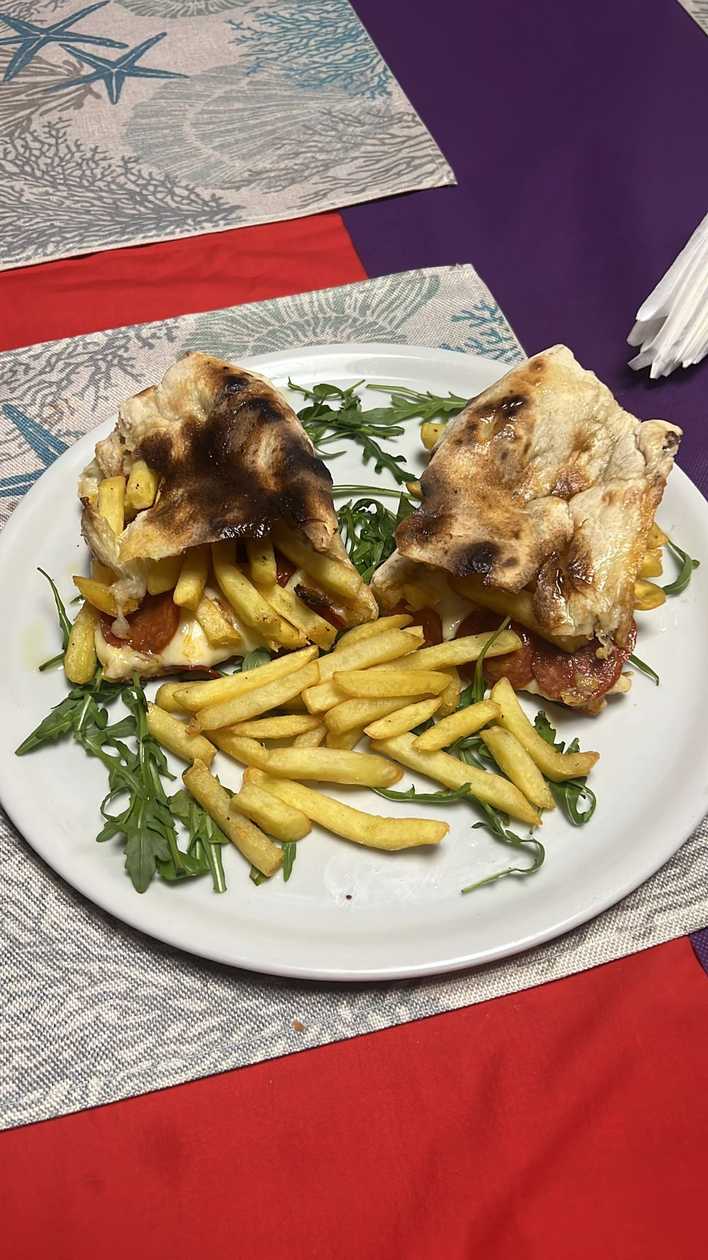 Neapolitan Panuozzo with Mozzarella, Sausage & Fries