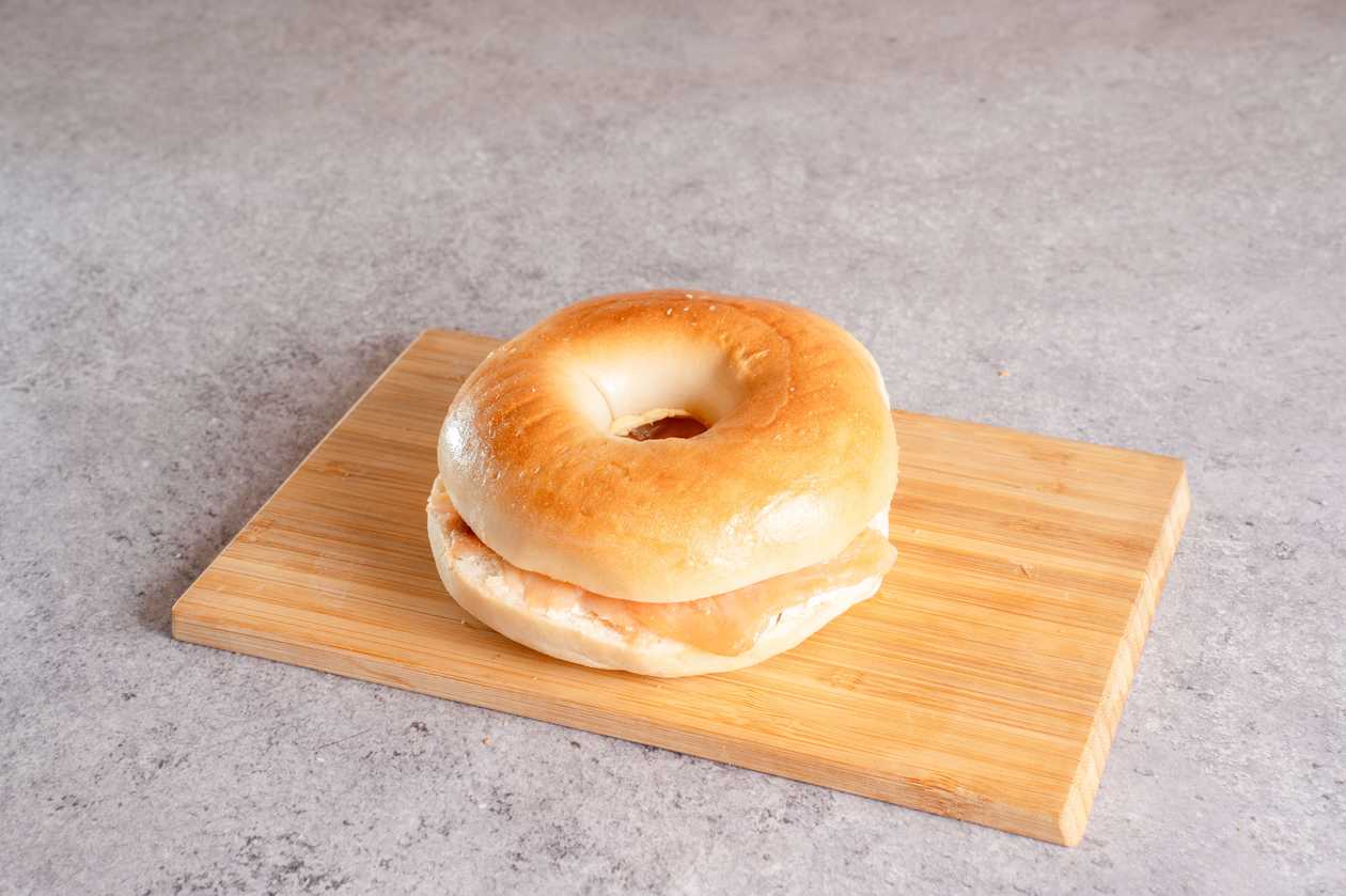 Bagel With Cream Cheese & Smoked Salmon
