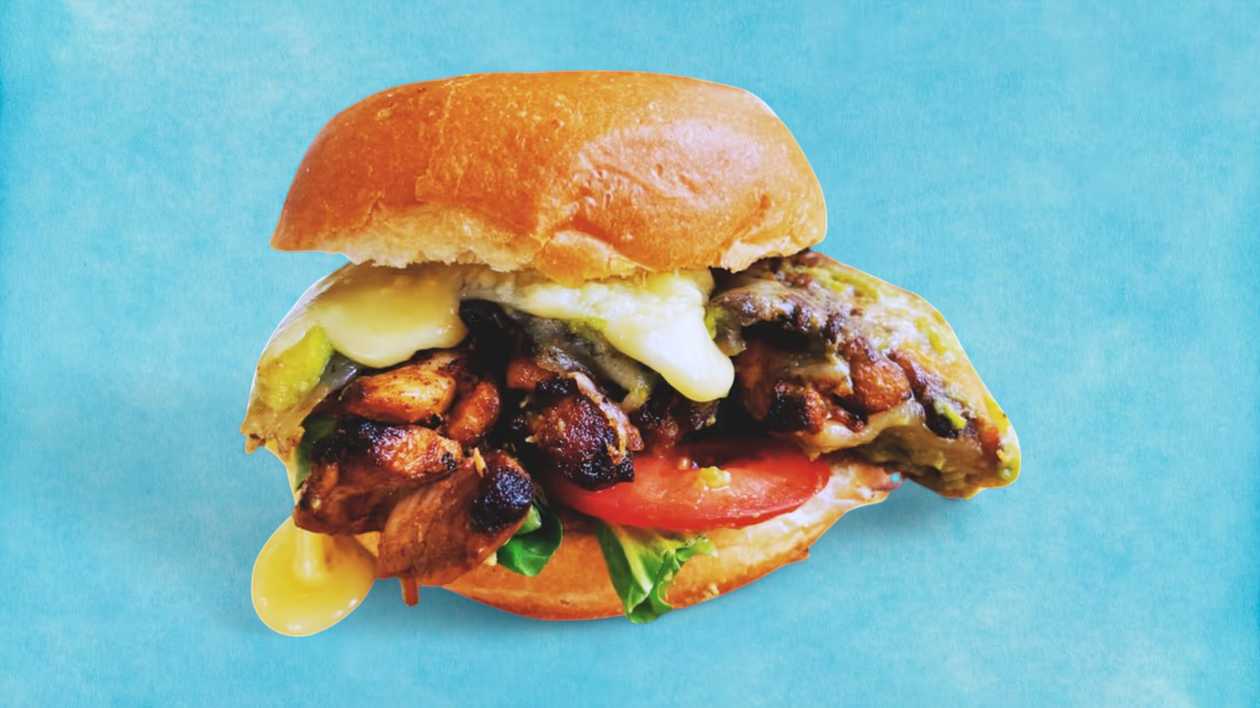 CHICKEN BURGER |