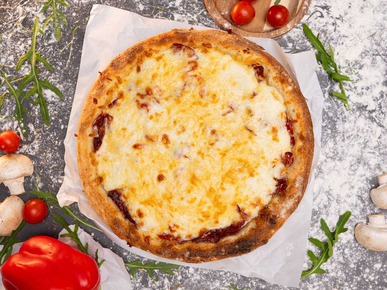 Chicago Mega Salami Pizza