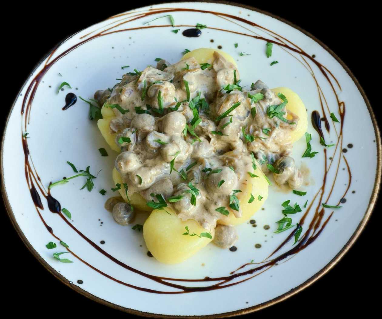 Silesian Dumplings with Mushroom Sauce