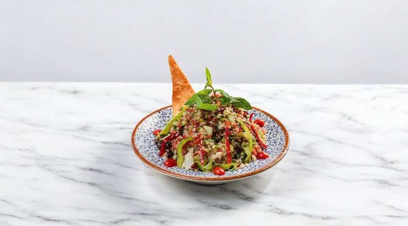 Kinoa Toyuq Salatı