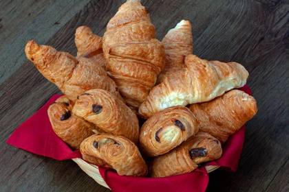 Buy 6 pastries get 6 pastries for free - (12 Pastries in ONE PACK to share)