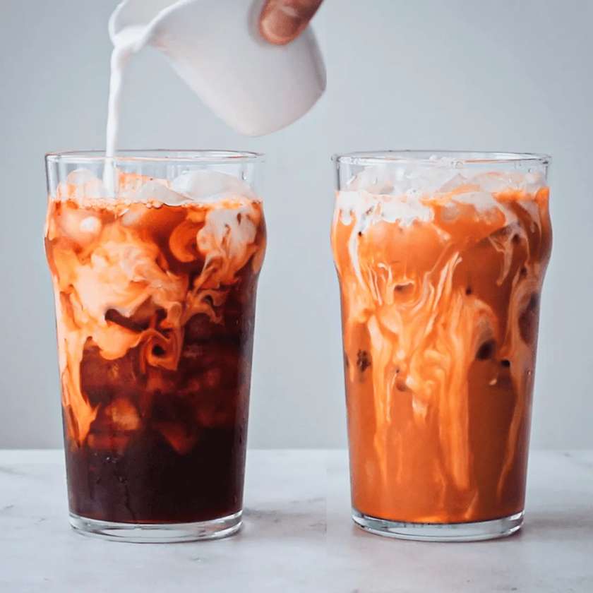 Es Yen (Thai iced milk coffee)