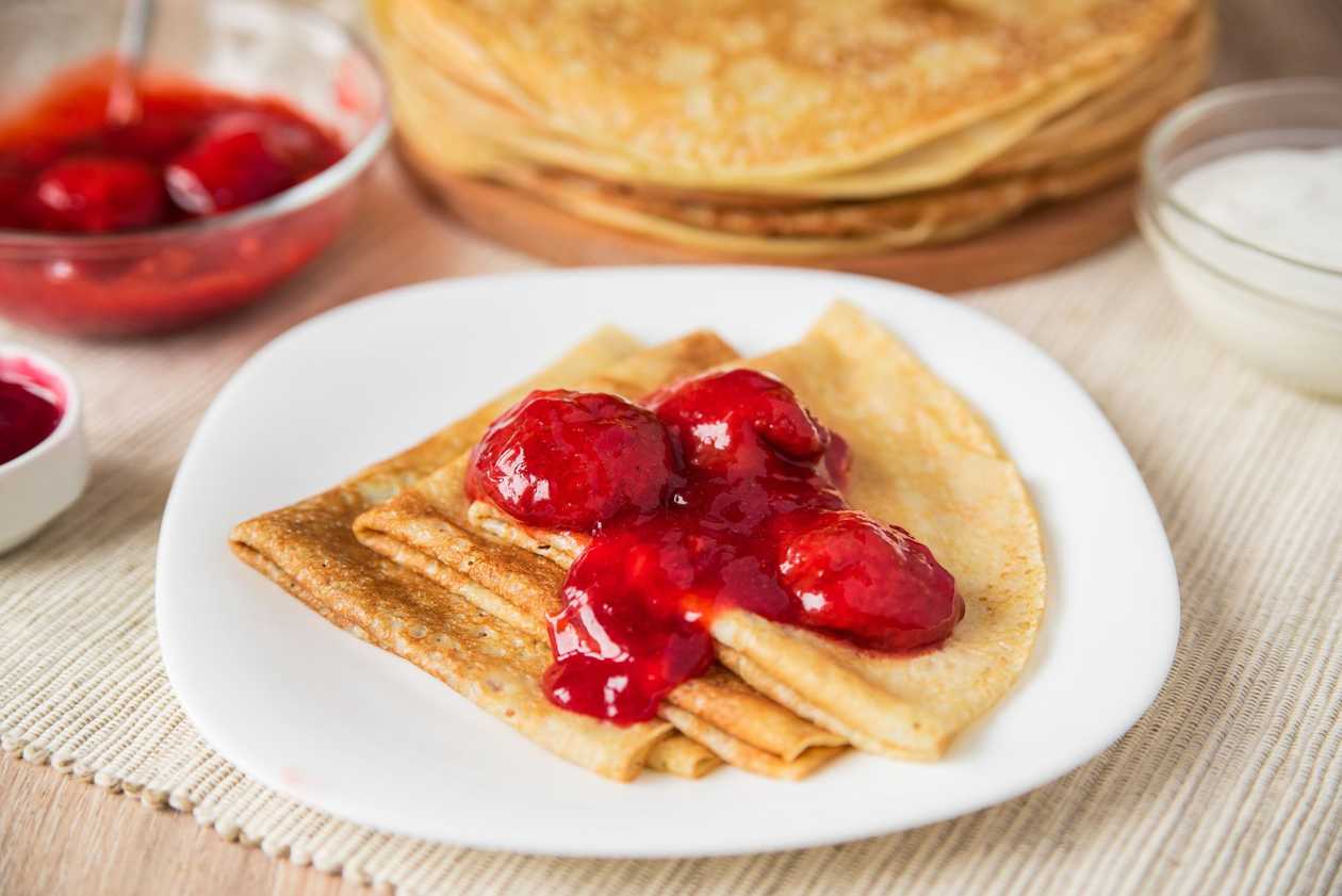 Crepe with strawberry jam