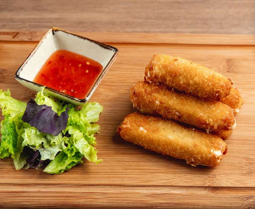 Mozzarella Sticks (4 pieces)
