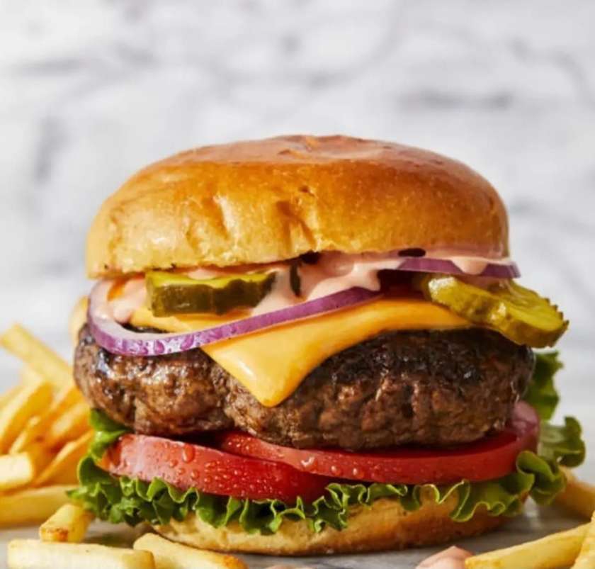 cheese burger with chips
