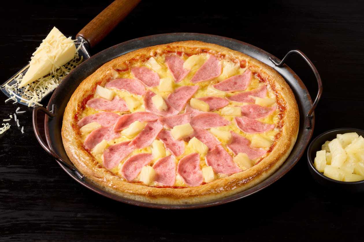 Hawaiian thin-crust pizza