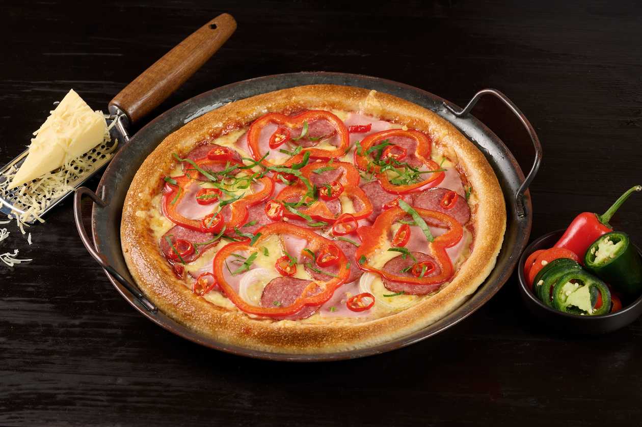 American thick-crust pizza