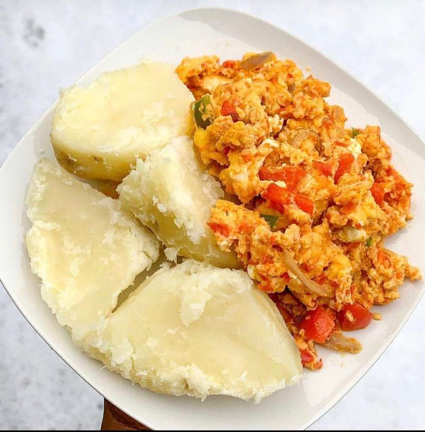 Garden Egg Stew with Boiled Yam or Apem
