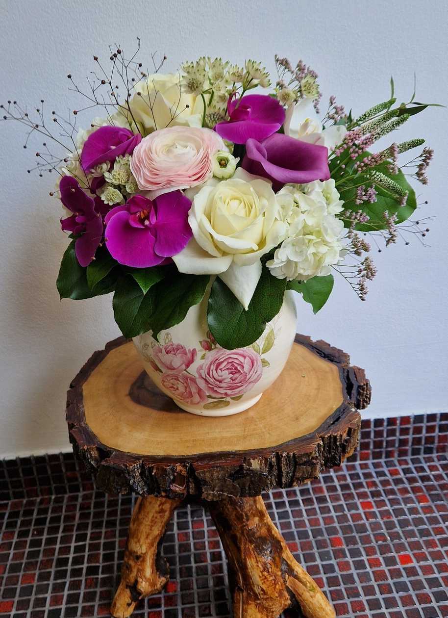 Aranjament Floral Orhidee- Selectia lui Cupidon
