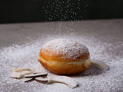 Пончик з кокосом
