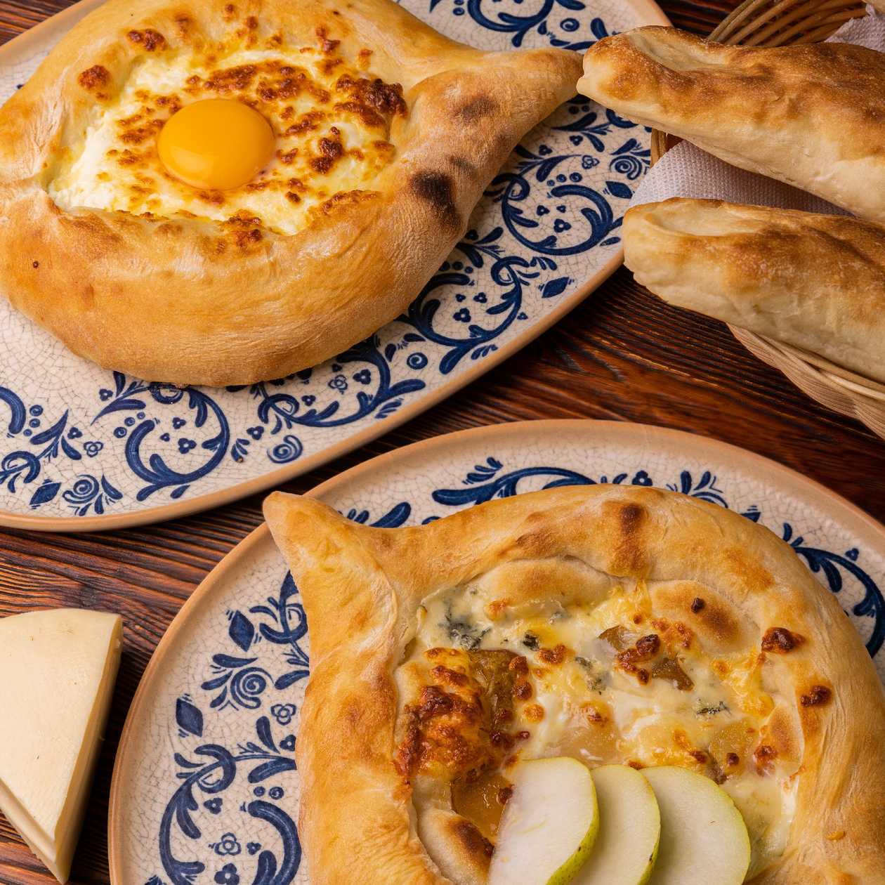 Khachapuri Adjaruli