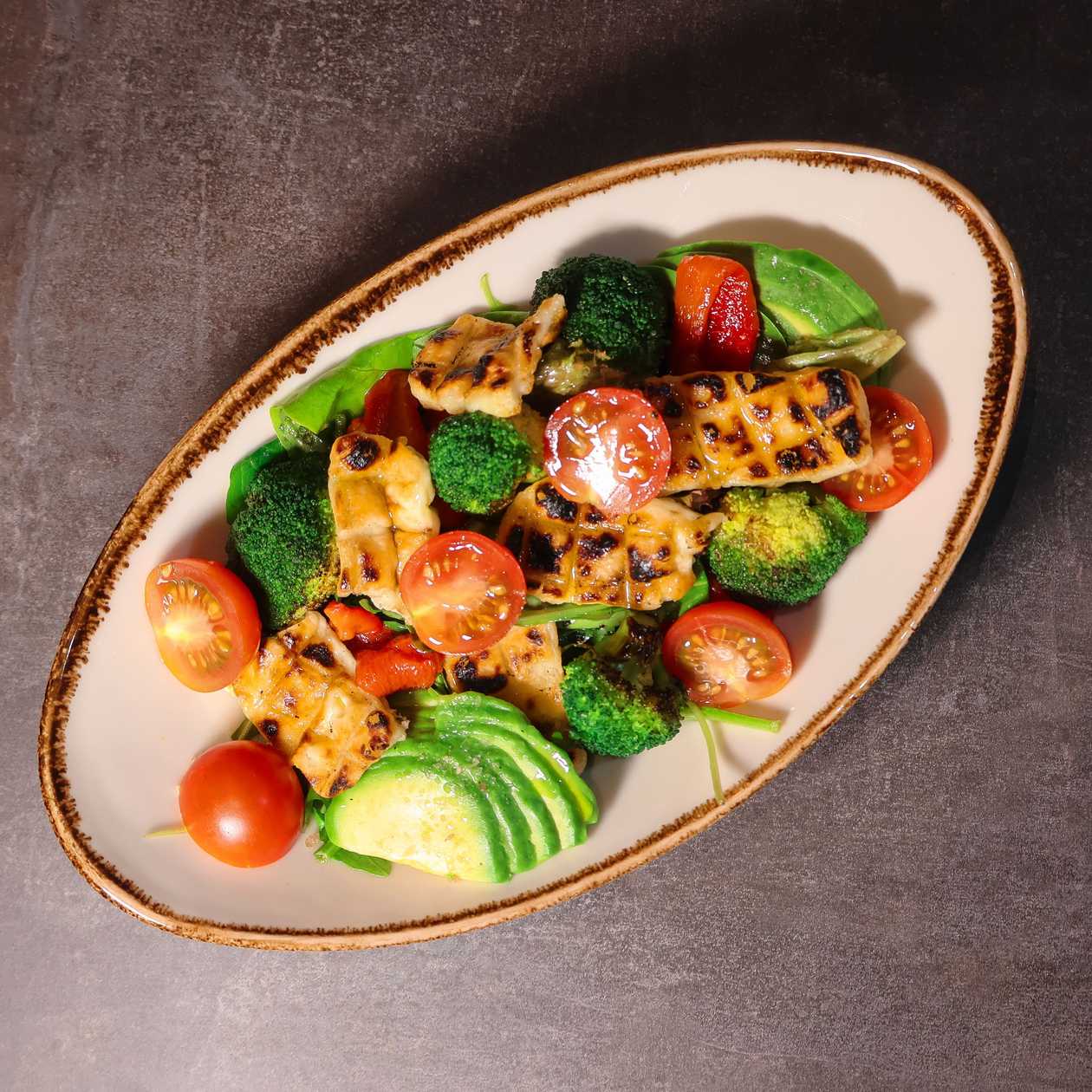 Sałatka z Grillowanym Halloumi