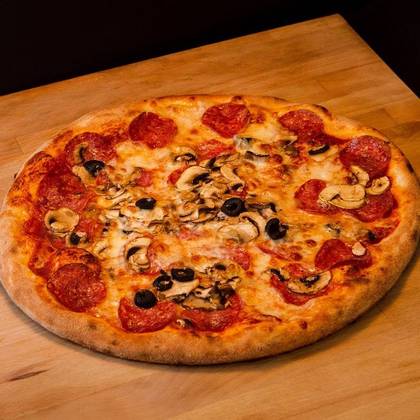 Pizza Salami e Funghi