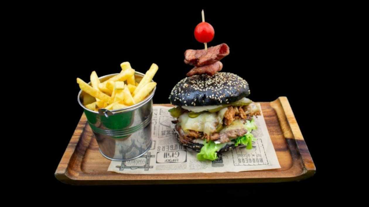 CHEF'S SPECIAL BURGER (Spicy)