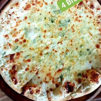 Pizza 4 Cheeses