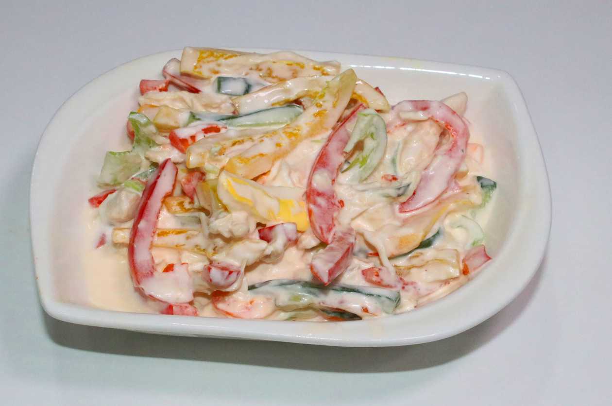 Toyuq Salatı