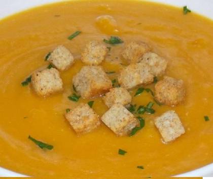 Vegetable Cream Soup with Croutons