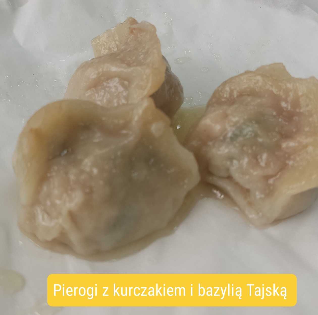 Pierogi z  Kurczakiem i bazylia Tajska