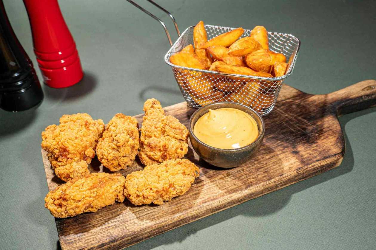 Meniu Hot Wings+PEPSI DOZA