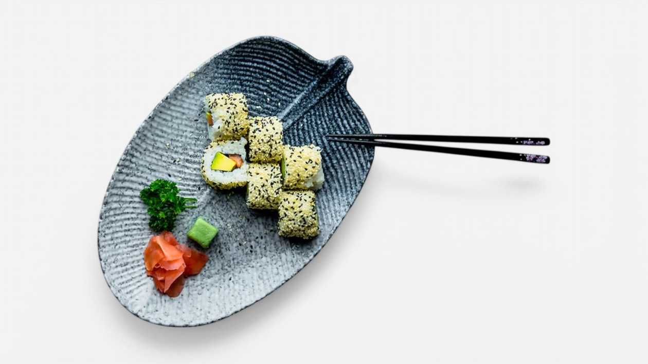 94. Maguro avokado roll