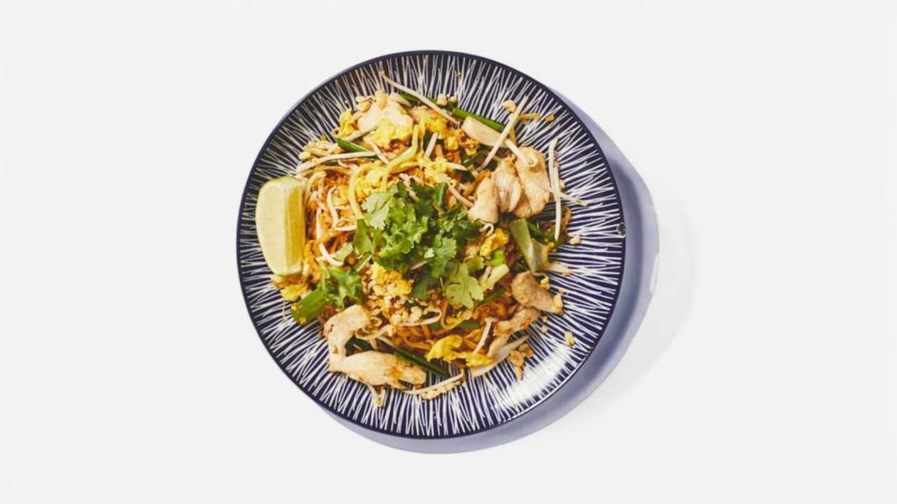 40. Chicken padthai