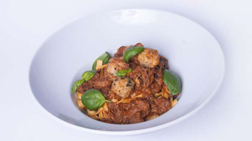 Pasta Ragu napoletano & tagliatelle