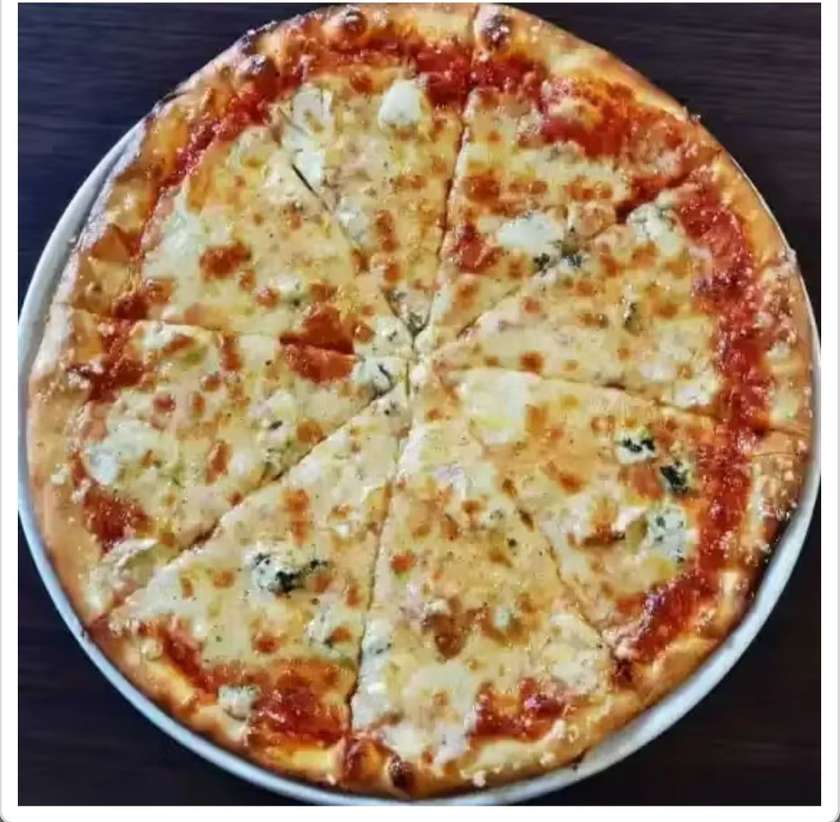 Quattro Formaggi Pizza