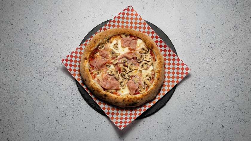 Prosciutto e Funghi Pizza