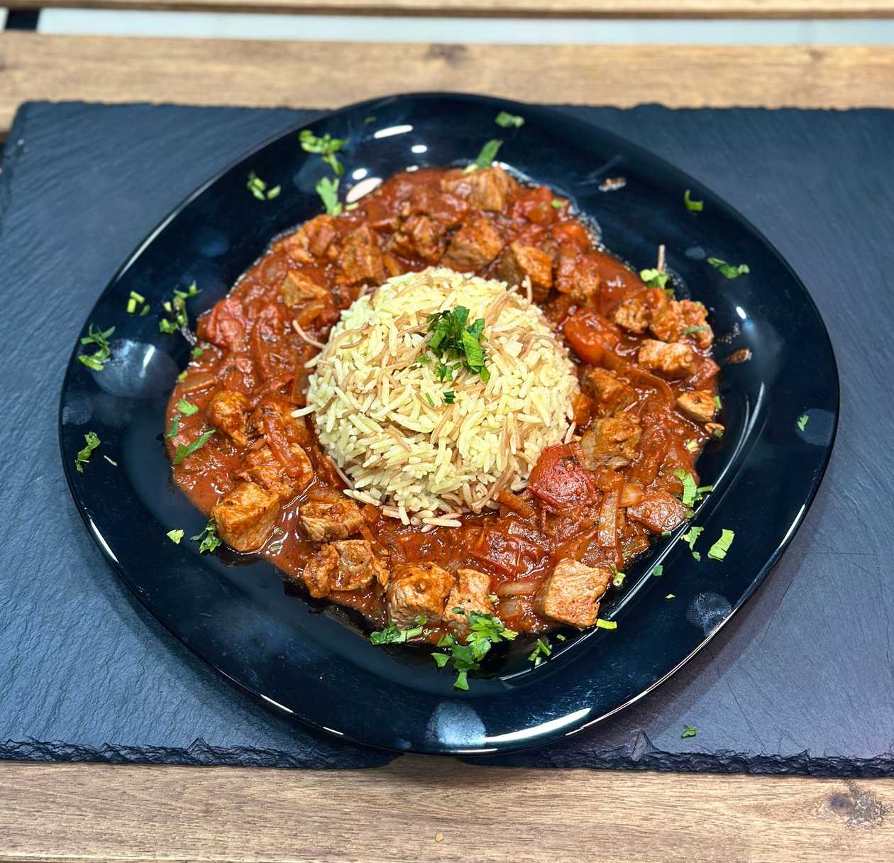 Carne Cu Ceapa Si Rosii 400g
