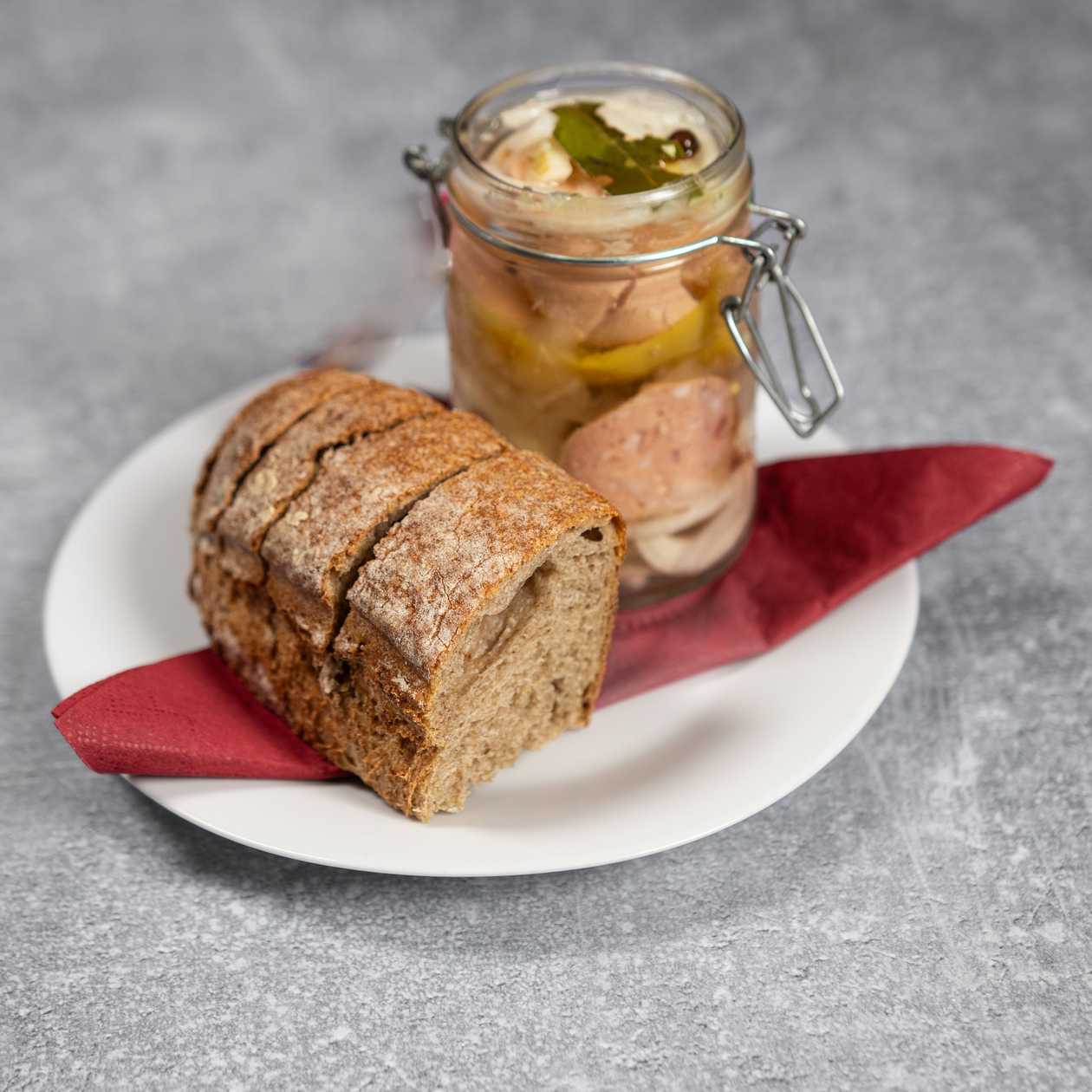 Pickled Sausage, Sourdough Bread (100g)