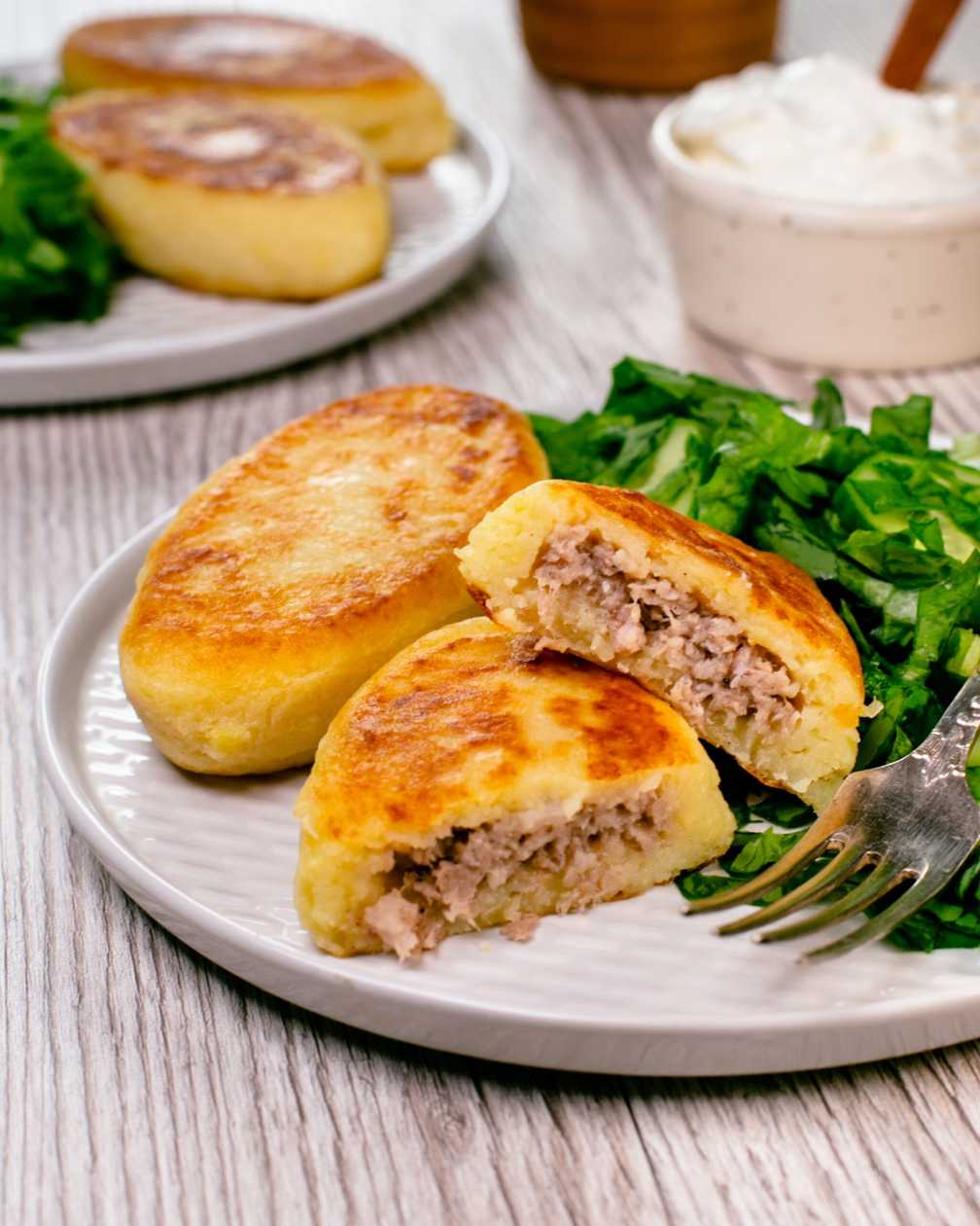 Potato pancakes stuffed with meat (zrazi) (1 pack/6 pcs.)